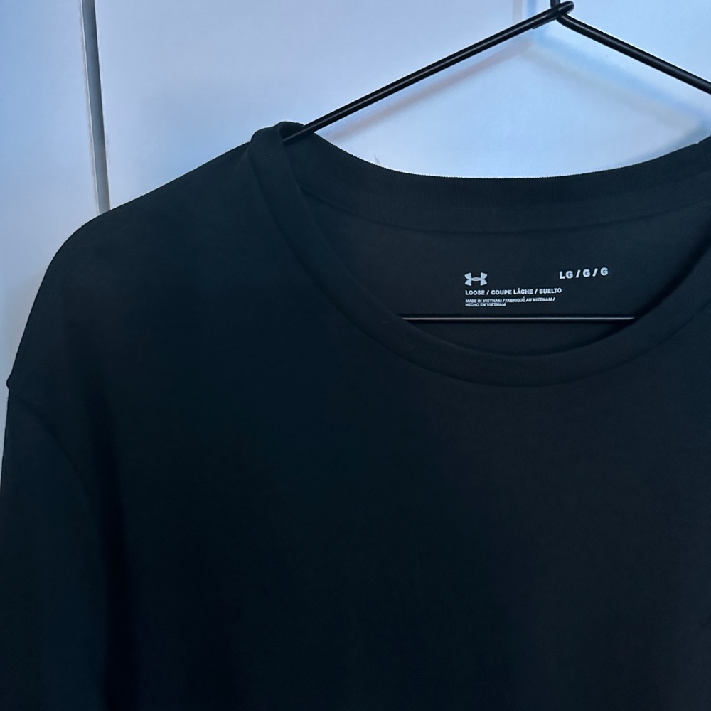UNDER ARMOR MENS BLACK TEE SHIRT
